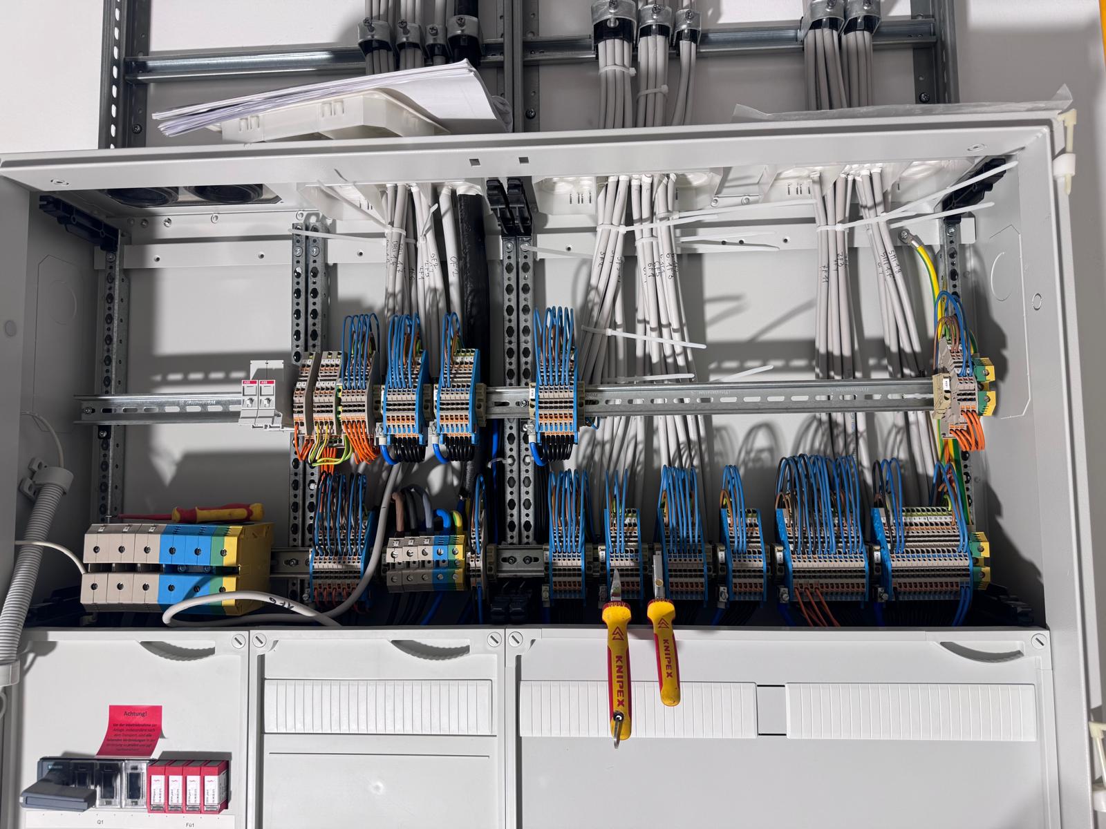 Elektroinstalacia vyrobnej haly