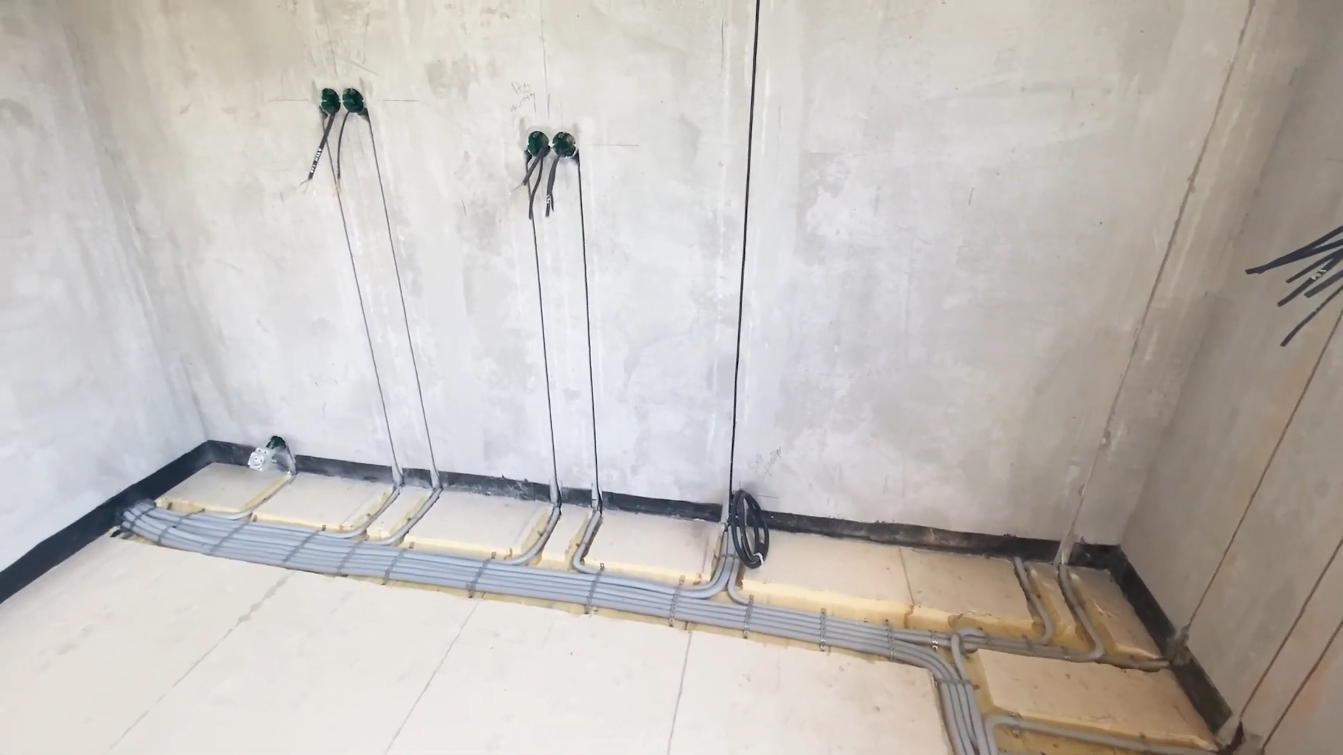 Rohbauinstallation 1